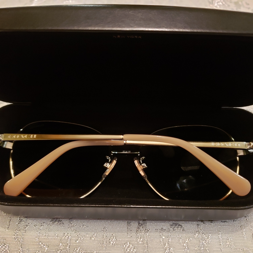 New Coach Sunglasses - Picture 5 of 11